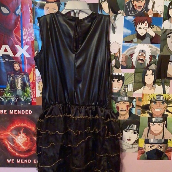 Halloween costume - Picture 2 of 2